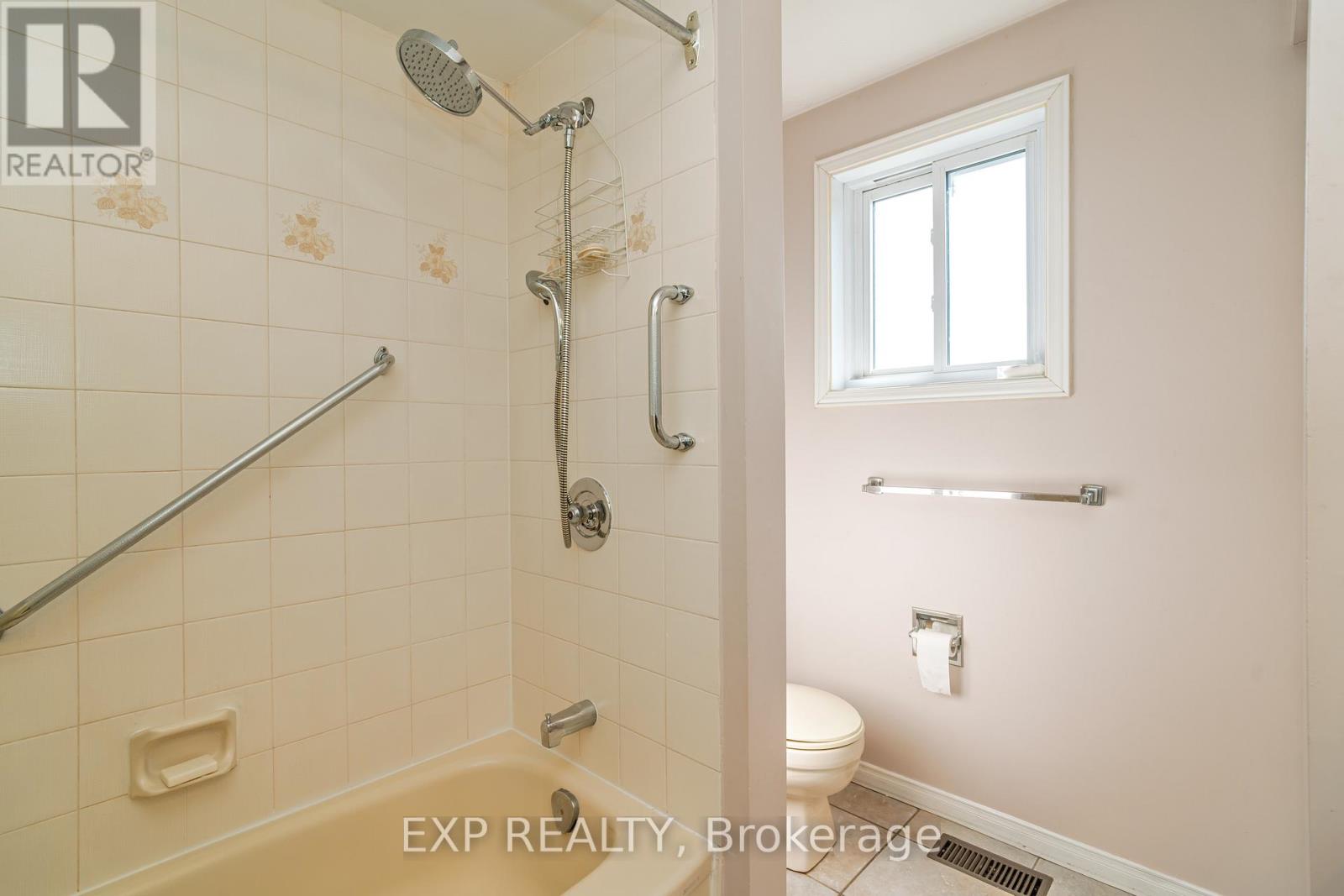 184 Des Pins Place, Ottawa, Ontario  K1E 2T5 - Photo 25 - X12131319