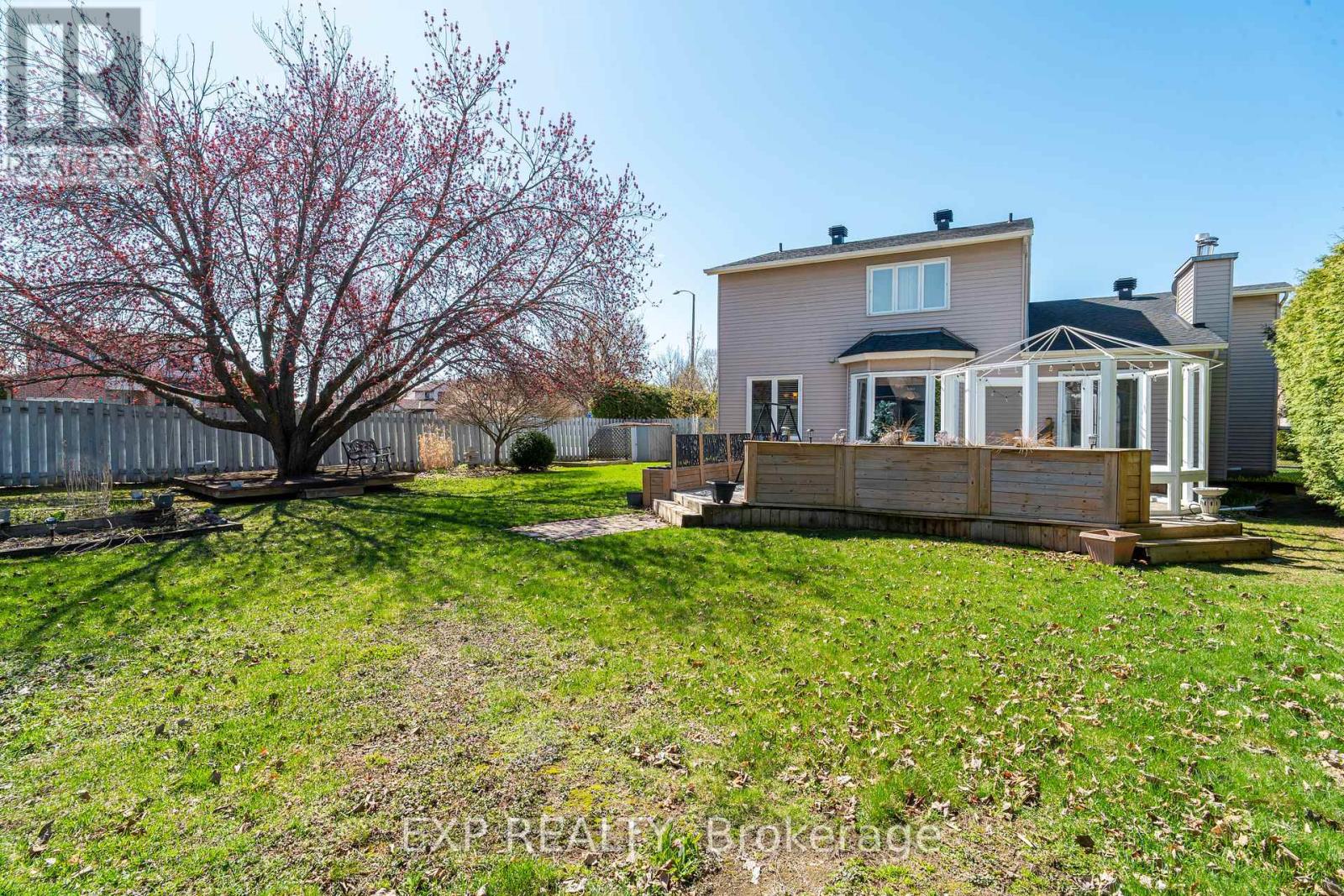 184 Des Pins Place, Ottawa, Ontario  K1E 2T5 - Photo 32 - X12131319