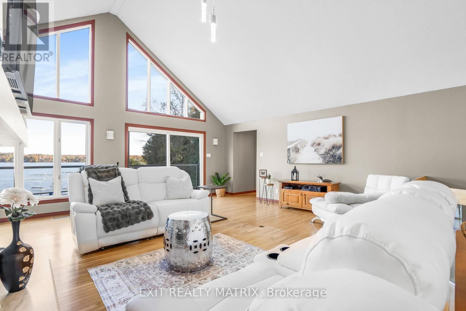 362 Menard Street, Hawkesbury, Ontario  K6A 3B8 - Photo 12 - X12131359