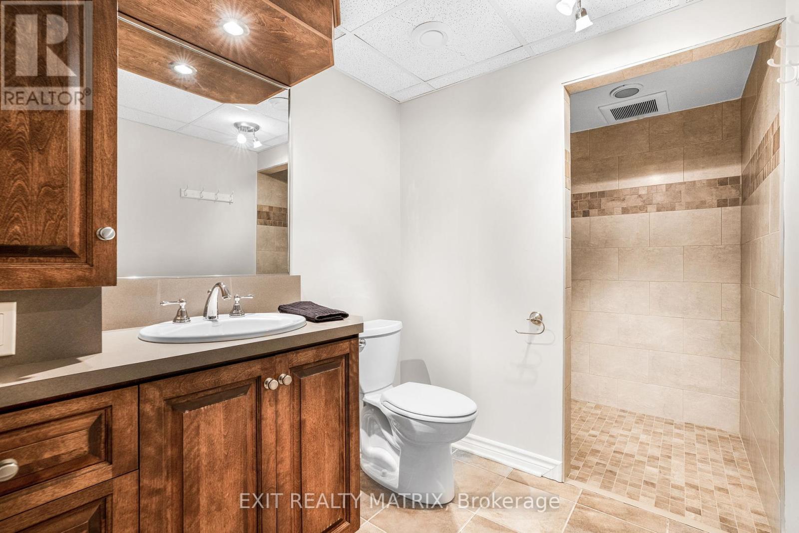 362 Menard Street, Hawkesbury, Ontario  K6A 3B8 - Photo 30 - X12131359