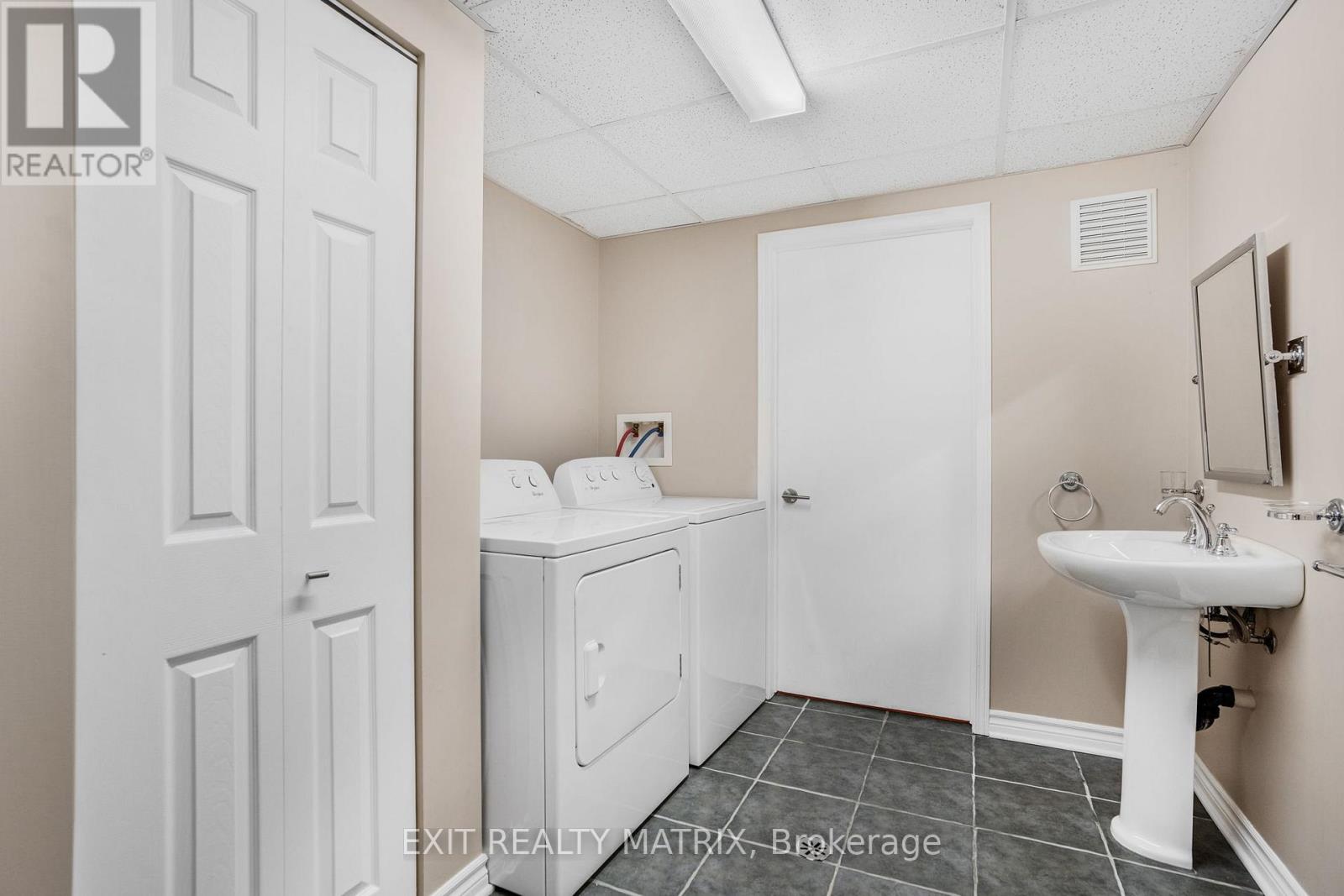 362 Menard Street, Hawkesbury, Ontario  K6A 3B8 - Photo 32 - X12131359