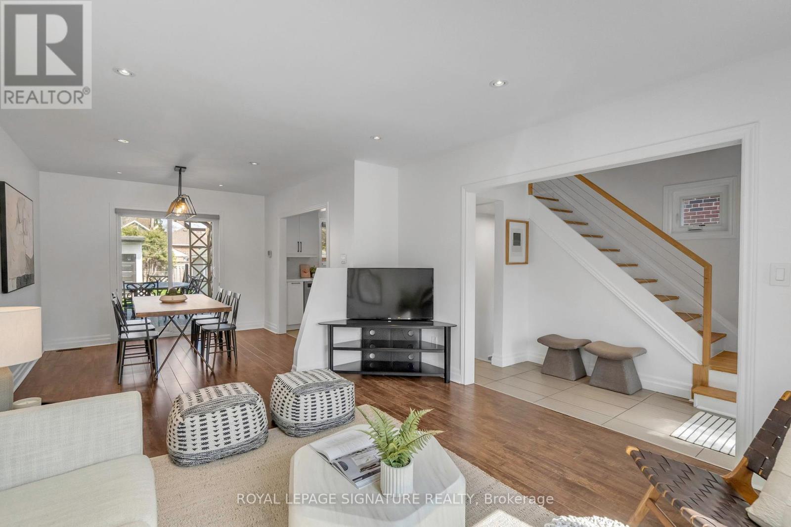 33 Nineteenth Street, Toronto (New Toronto), Ontario  M8V 3L4 - Photo 4 - W12131097