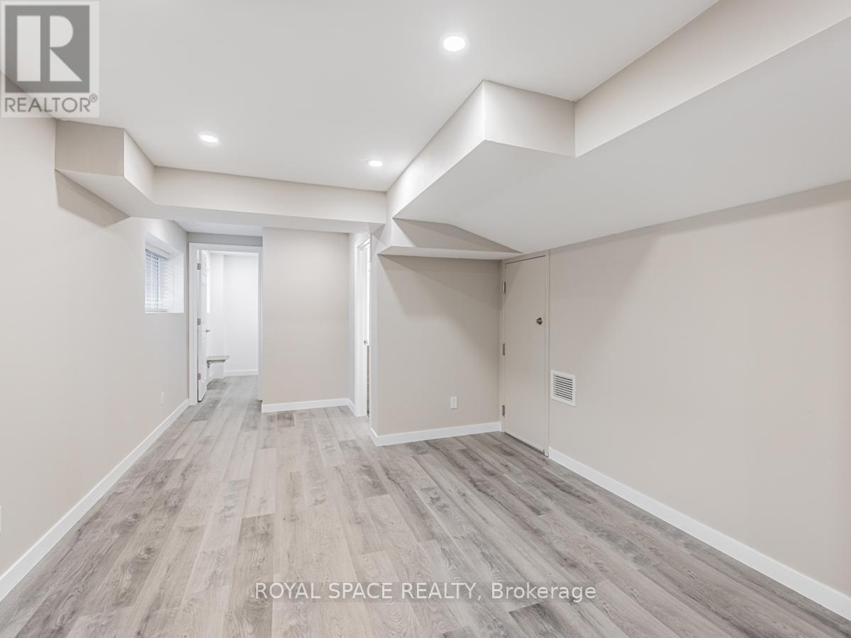 121 Whitwell Drive, Brampton, Ontario  L6P 1L4 - Photo 12 - W12131099