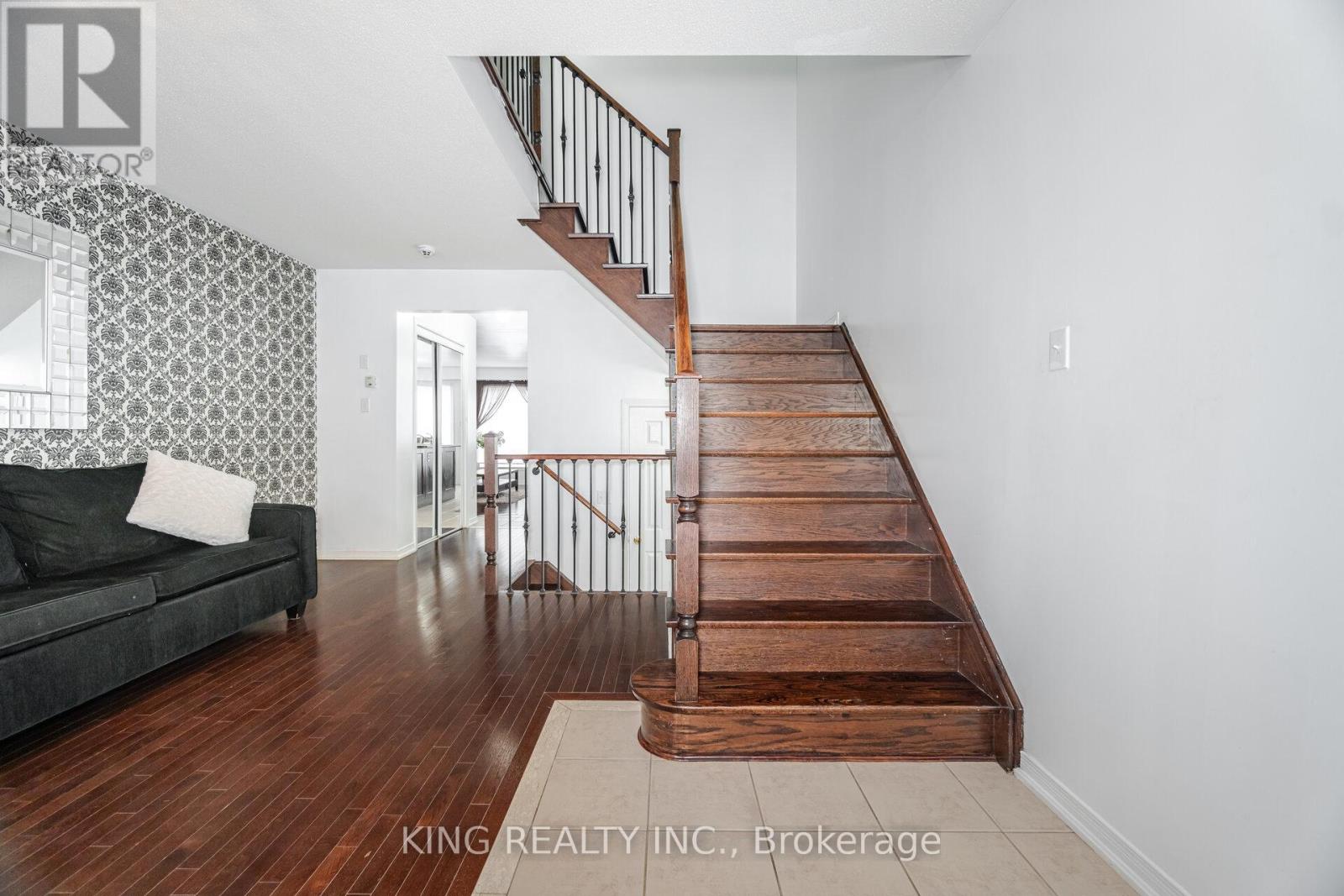 6 Nutwood Way, Brampton, Ontario  L6R 0X7 - Photo 20 - W12131105