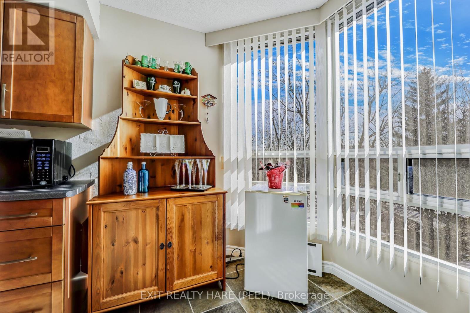 304 - 330 Mill Street S, Brampton, Ontario  L6Y 3V3 - Photo 10 - W12131108