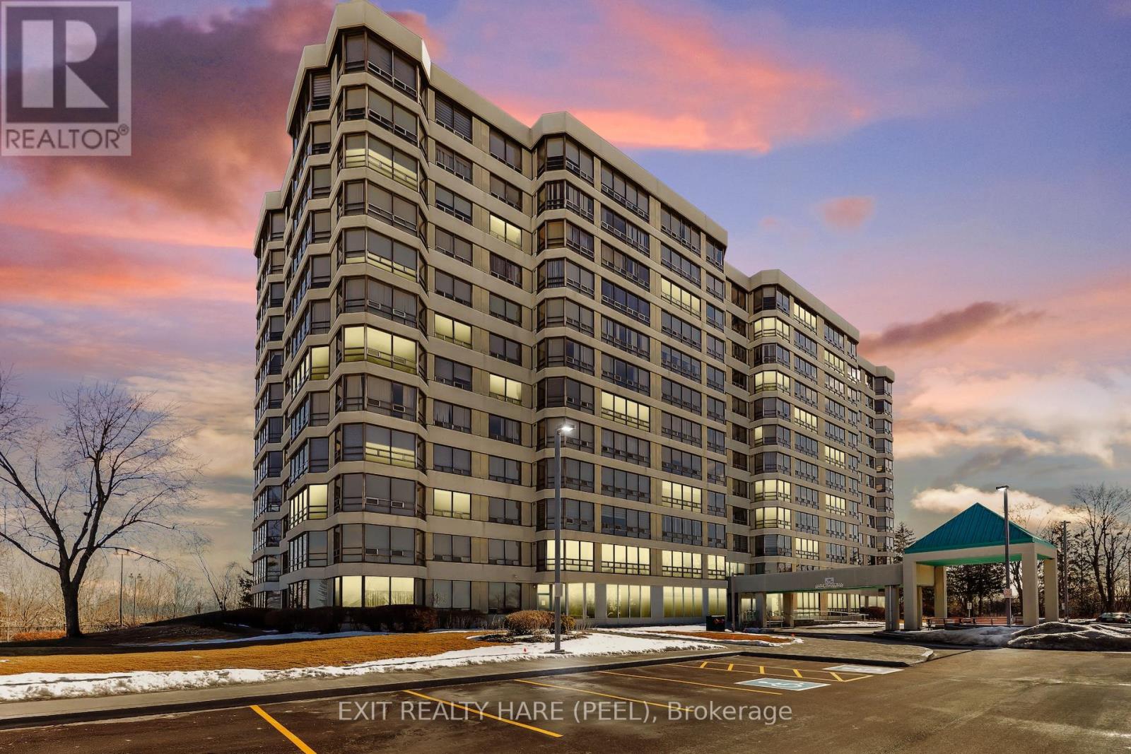 304 - 330 Mill Street S, Brampton, Ontario  L6Y 3V3 - Photo 3 - W12131108