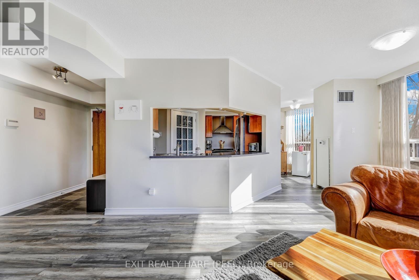 304 - 330 Mill Street S, Brampton, Ontario  L6Y 3V3 - Photo 8 - W12131108