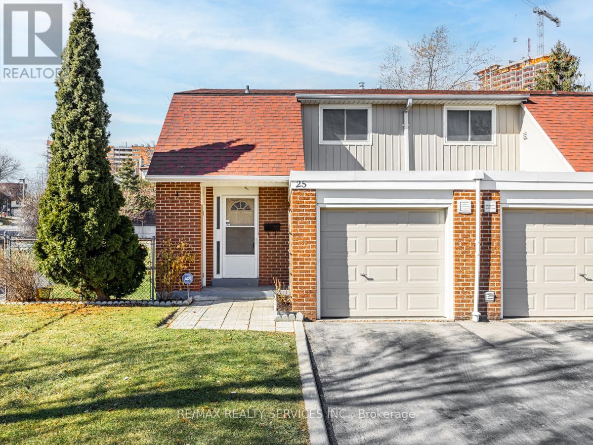 25 - 215 MISSISSAUGA VALLEY BOULEVARD, Mississauga, Ontario
