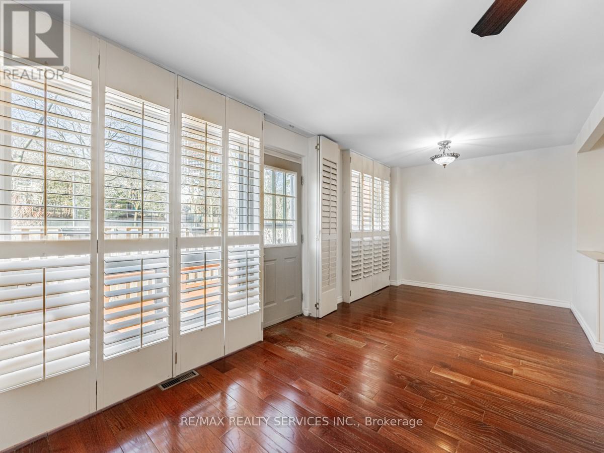 Property at 25 - 215 MISSISSAUGA VALLEY BOULEVARD image 3