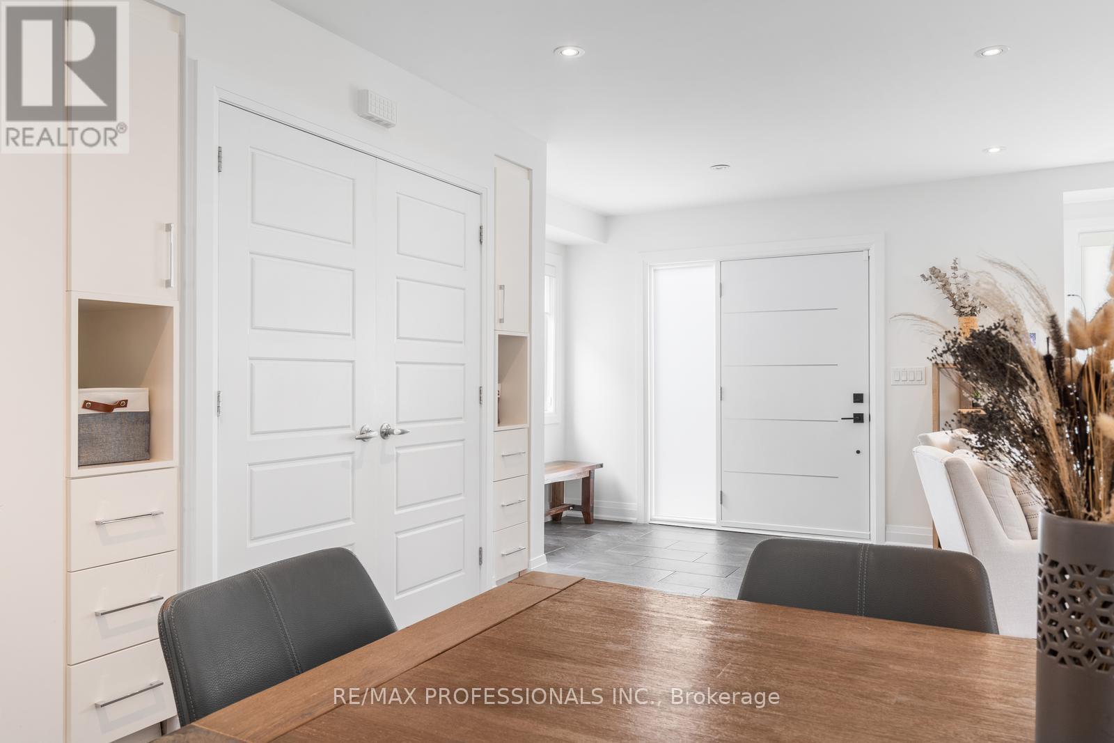 43 Bellman Avenue, Toronto (Alderwood), Ontario  M8W 4A5 - Photo 8 - W12131129