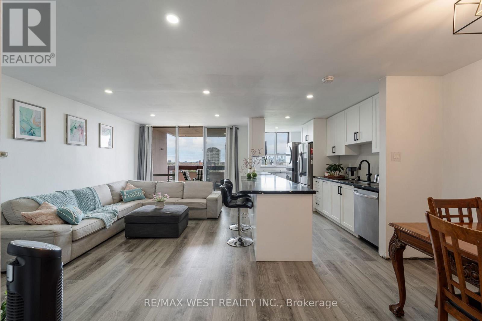 1001 - 1615 BLOOR STREET, Mississauga, Ontario