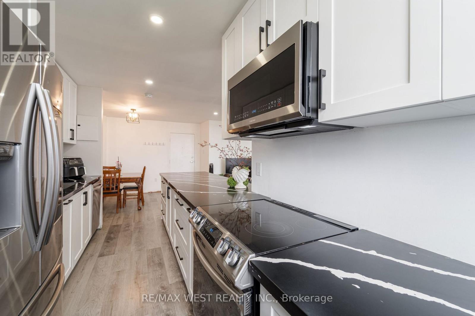 1001 - 1615 Bloor Street, Mississauga, Ontario  L4X 1S2 - Photo 10 - W12131223
