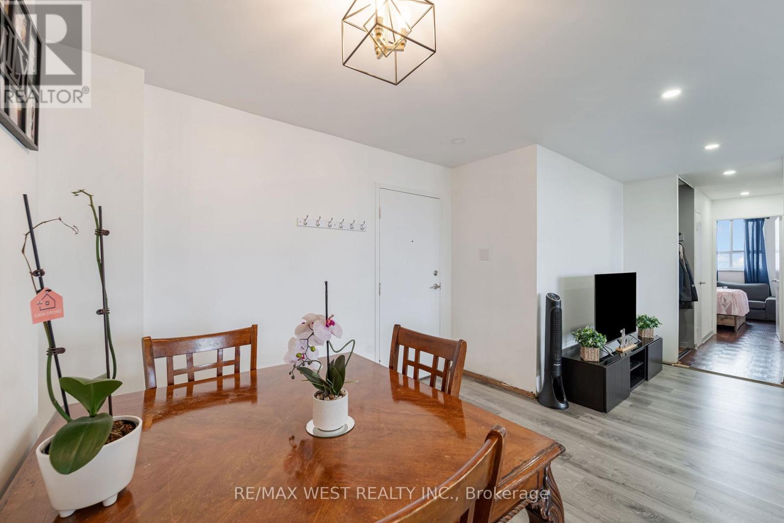 Property at 1001 - 1615 BLOOR STREET image 4