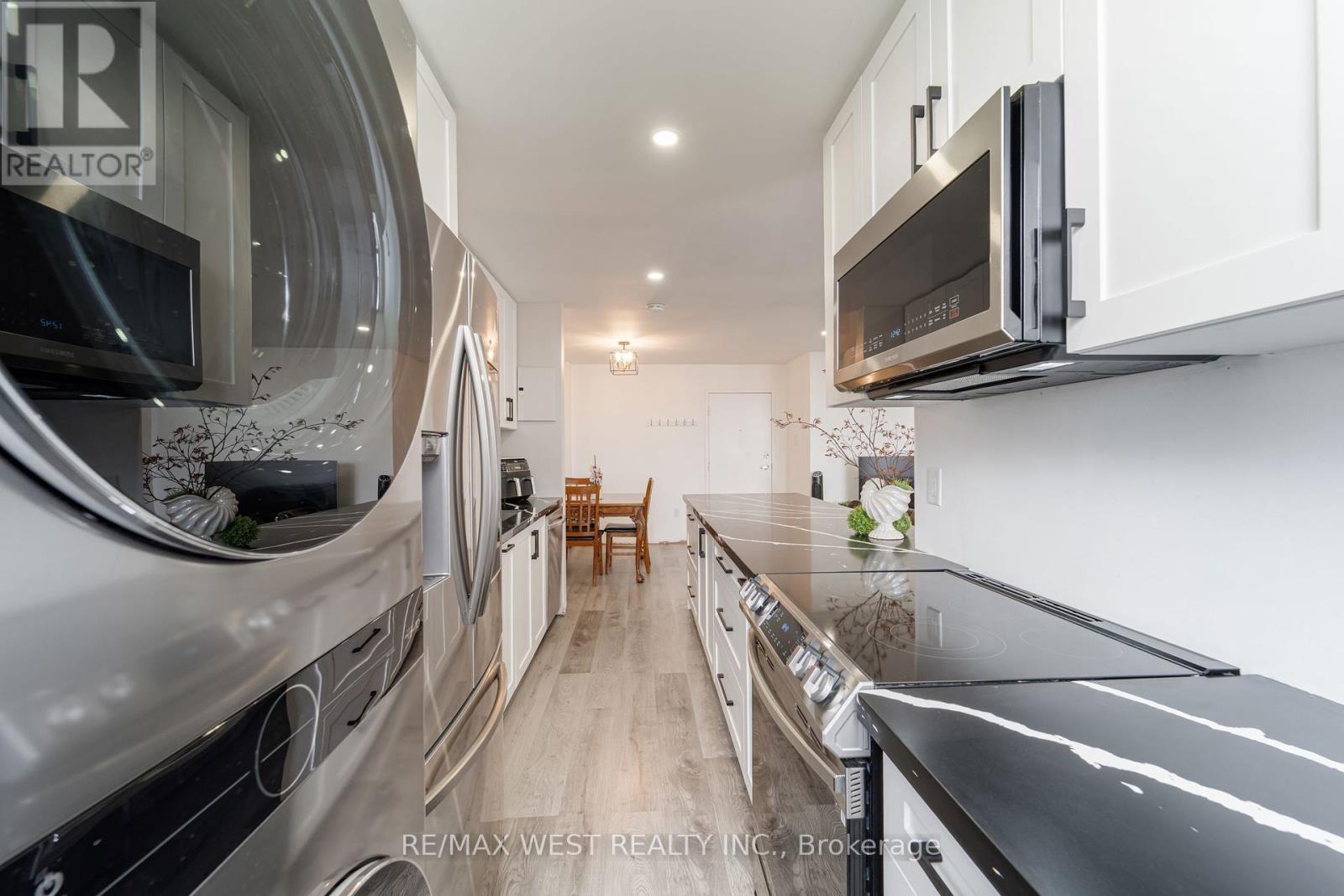 1001 - 1615 Bloor Street, Mississauga, Ontario  L4X 1S2 - Photo 9 - W12131223
