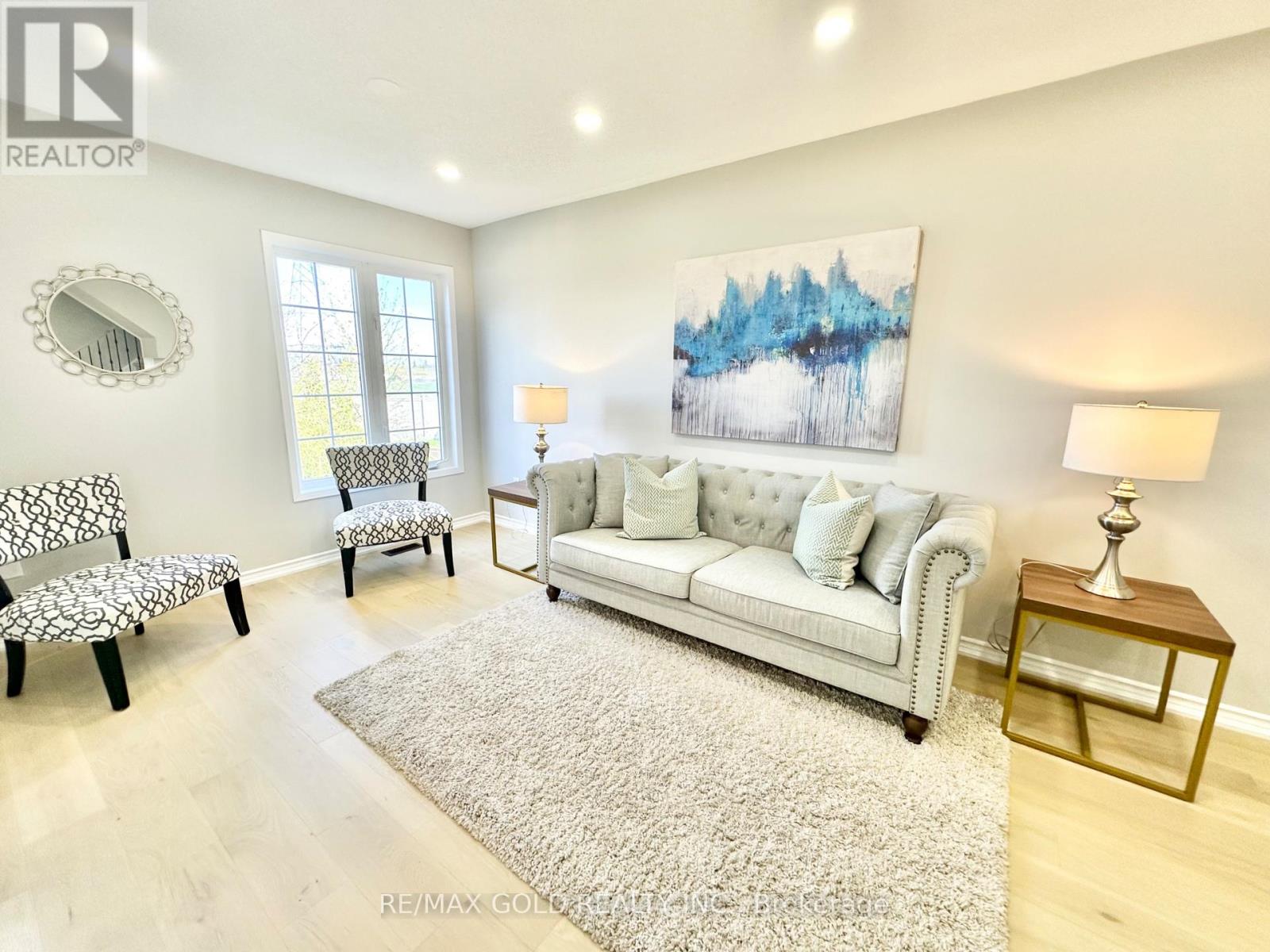 3416 Angel Pass Drive, Mississauga, Ontario  L5M 7N4 - Photo 5 - W12131248