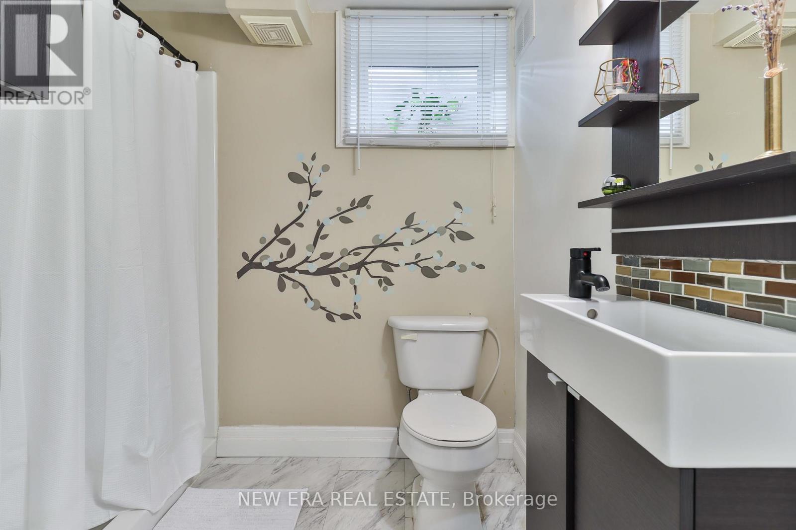 630 Blue Forest Hill, Burlington, Ontario  L7L 4H3 - Photo 36 - W12131271