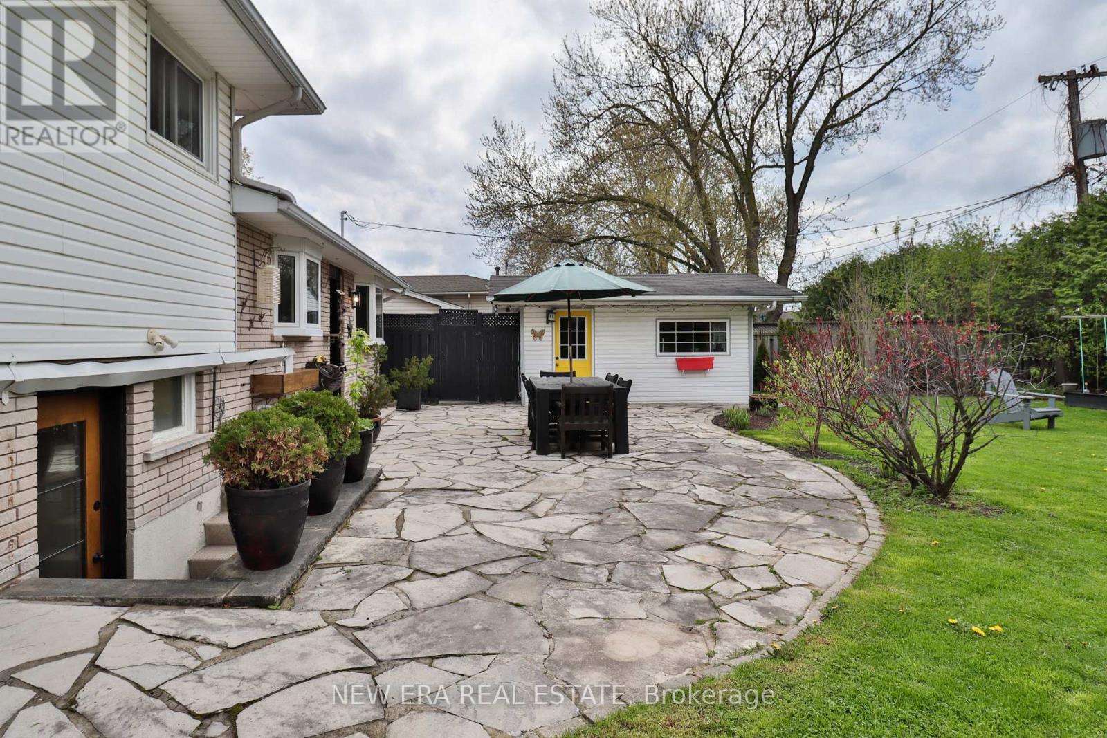 630 Blue Forest Hill, Burlington, Ontario  L7L 4H3 - Photo 38 - W12131271