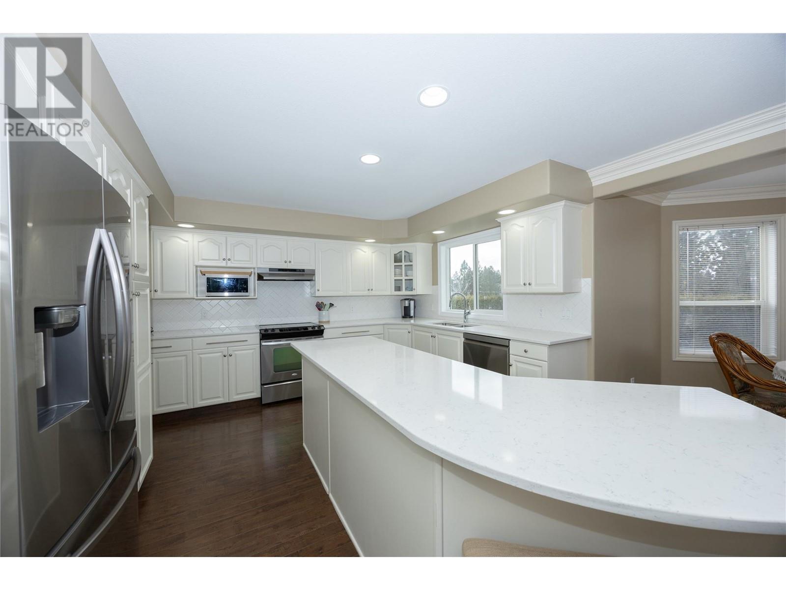 Property at 2094 Lillooet Crescent image 5