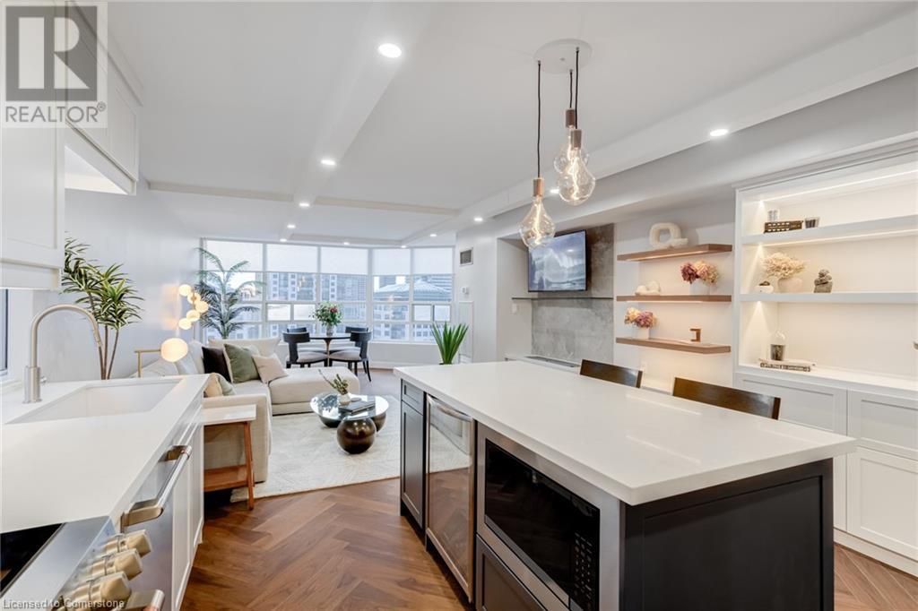 71 Simcoe Street Unit# 2201, Toronto, Ontario  M5J 2S9 - Photo 2 - 40725960