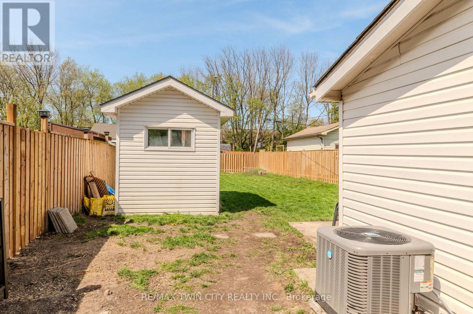 196 Grey Street, Brantford, Ontario  N3S 4W5 - Photo 23 - X12131113