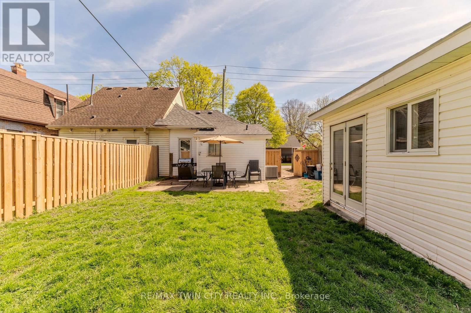 196 Grey Street, Brantford, Ontario  N3S 4W5 - Photo 25 - X12131113