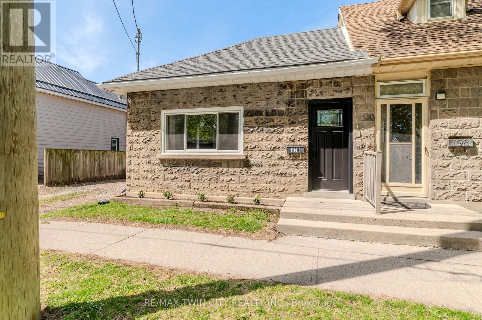 196 Grey Street, Brantford, Ontario  N3S 4W5 - Photo 7 - X12131113