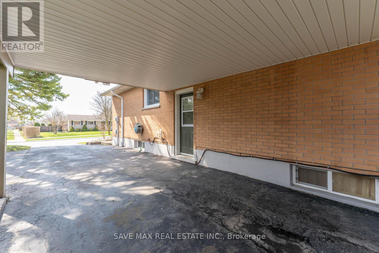 1141 Sprucedale Road, Woodstock (Woodstock - North), Ontario  N4S 5A1 - Photo 6 - X12131212