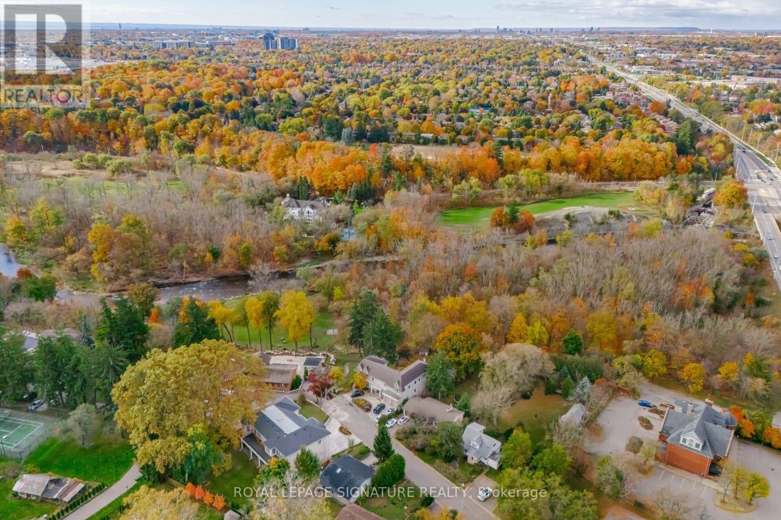 2557 Mindemoya Road, Mississauga, Ontario  L5C 2R1 - Photo 37 - W12130892