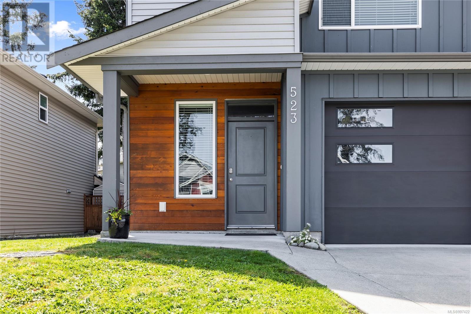 Property at 523 Steeves Rd image 2