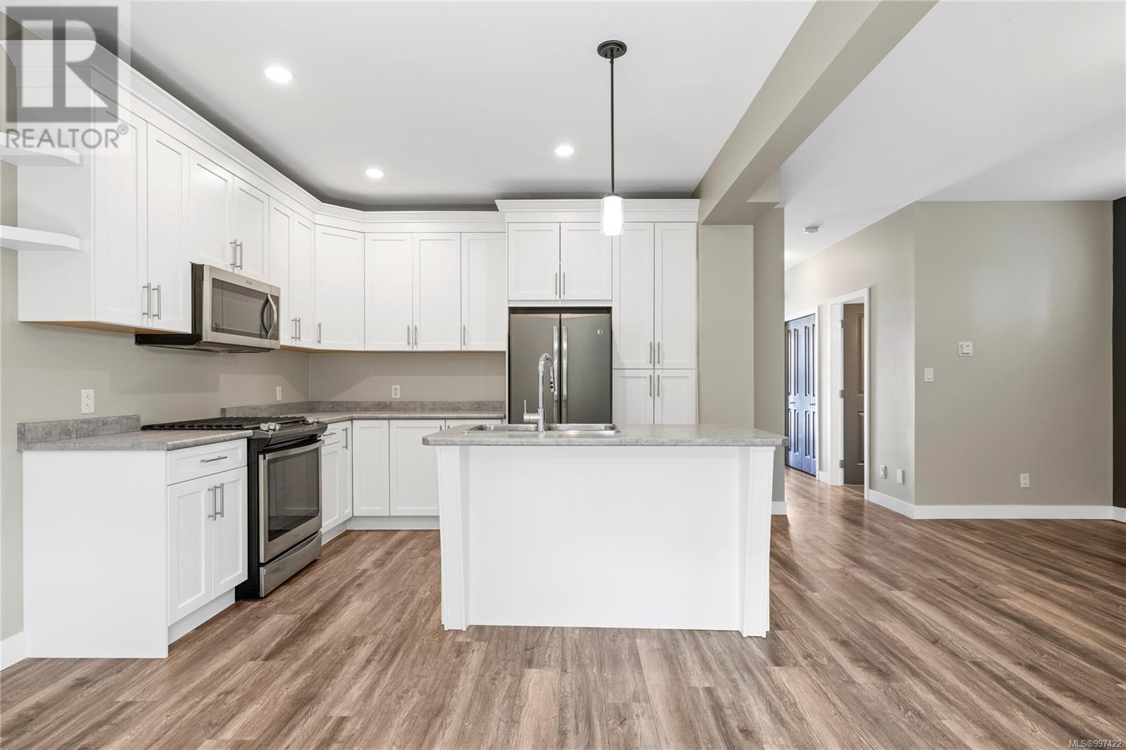 Property at 523 Steeves Rd image 5