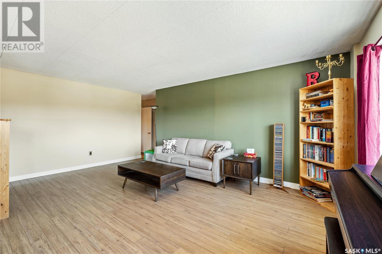 Property at 18 405 Lorne STREET N image 5