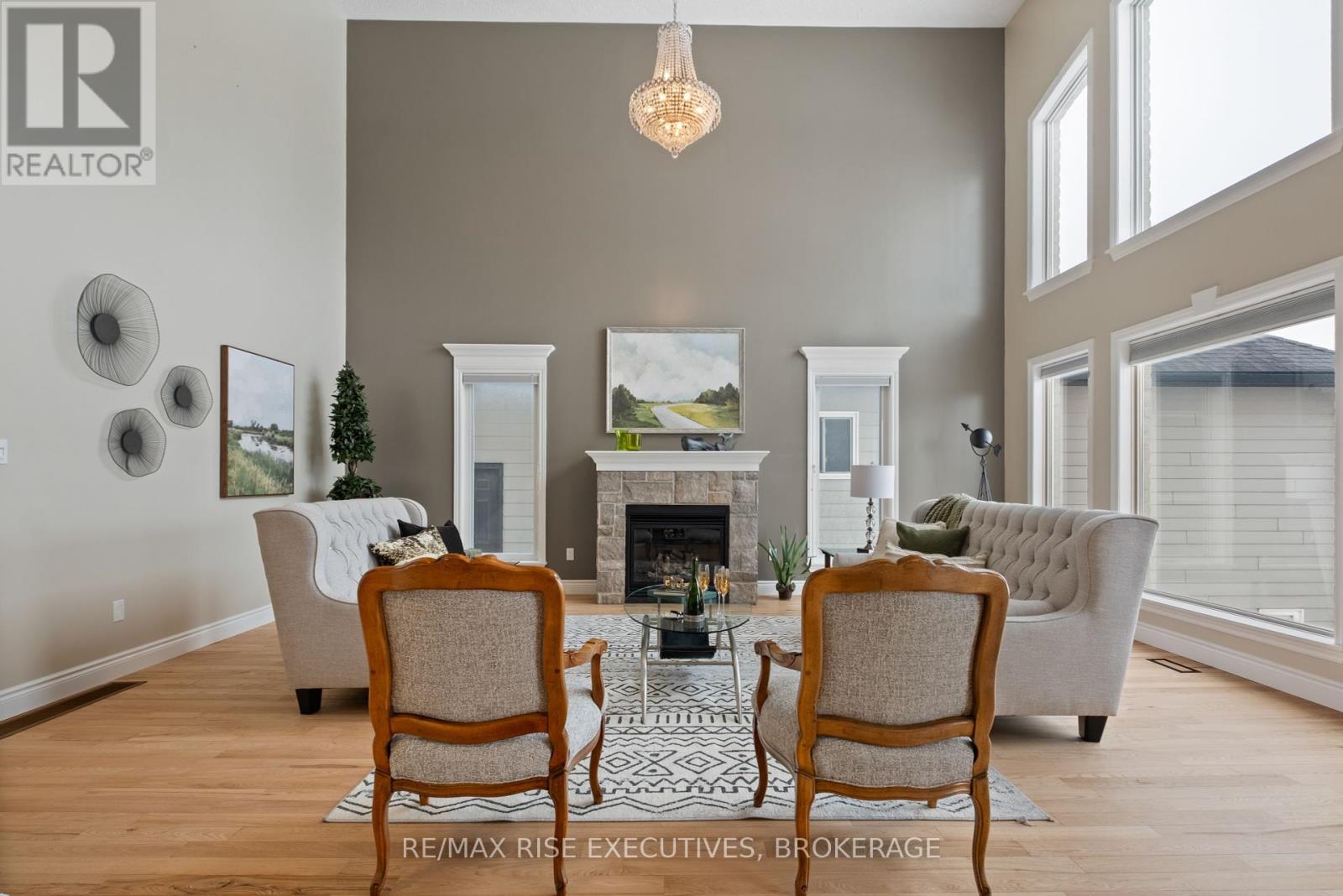 Property at 734 KANANASKIS DRIVE image 5