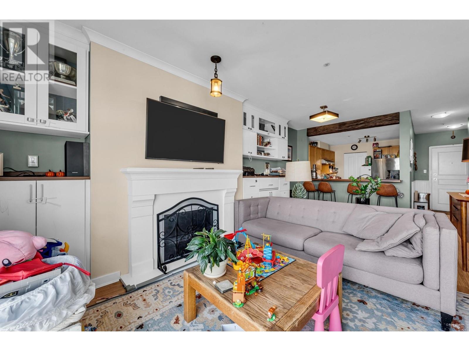 Listing Picture 7 of 27 : 208 2020 E KENT AVENUE SOUTH, Vancouver / 溫哥華 - 魯藝地產 Yvonne Lu Group - MLS Medallion Club Member
