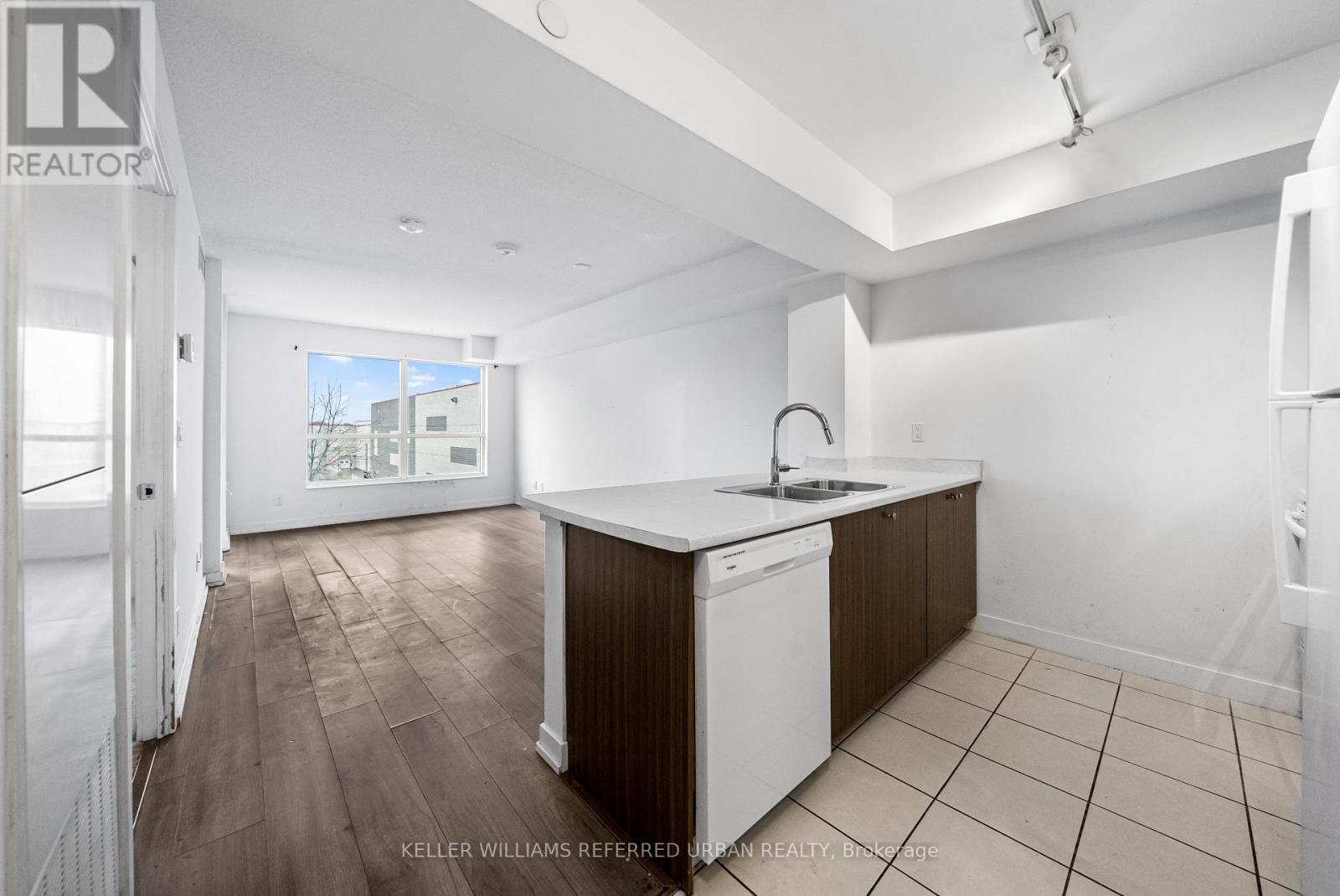 315 - 8 Trent Avenue, Toronto, Ontario  M4C 0A6 - Photo 3 - E12096595