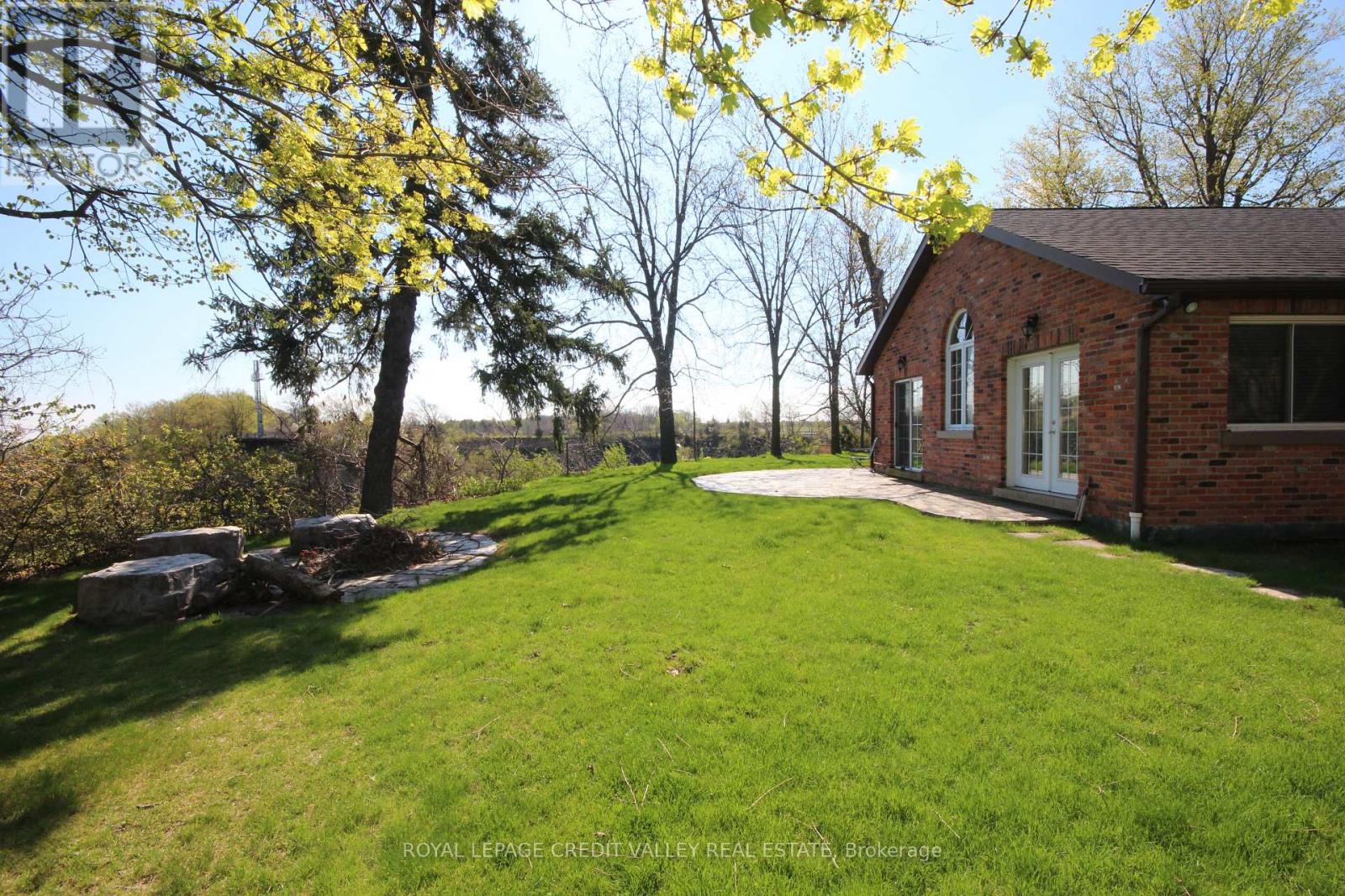 131 Ridge Road, Hamilton, Ontario  L6J 2W1 - Photo 7 - X11988130