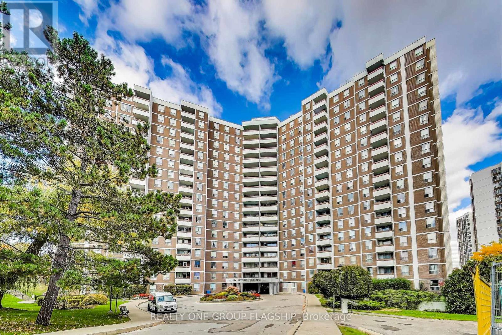 1009 - 10 EDGECLIFF GOLFWAY, Toronto, Ontario