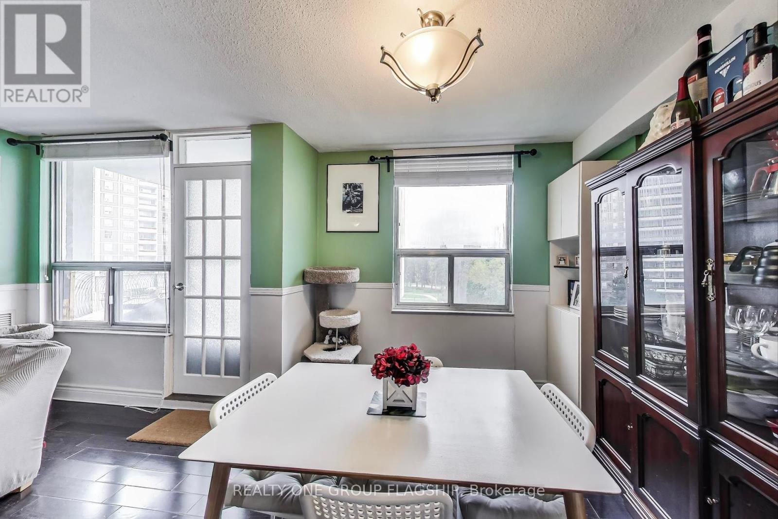 1009 - 10 Edgecliff Golfway, Toronto, Ontario  M3C 3A3 - Photo 12 - C12117623
