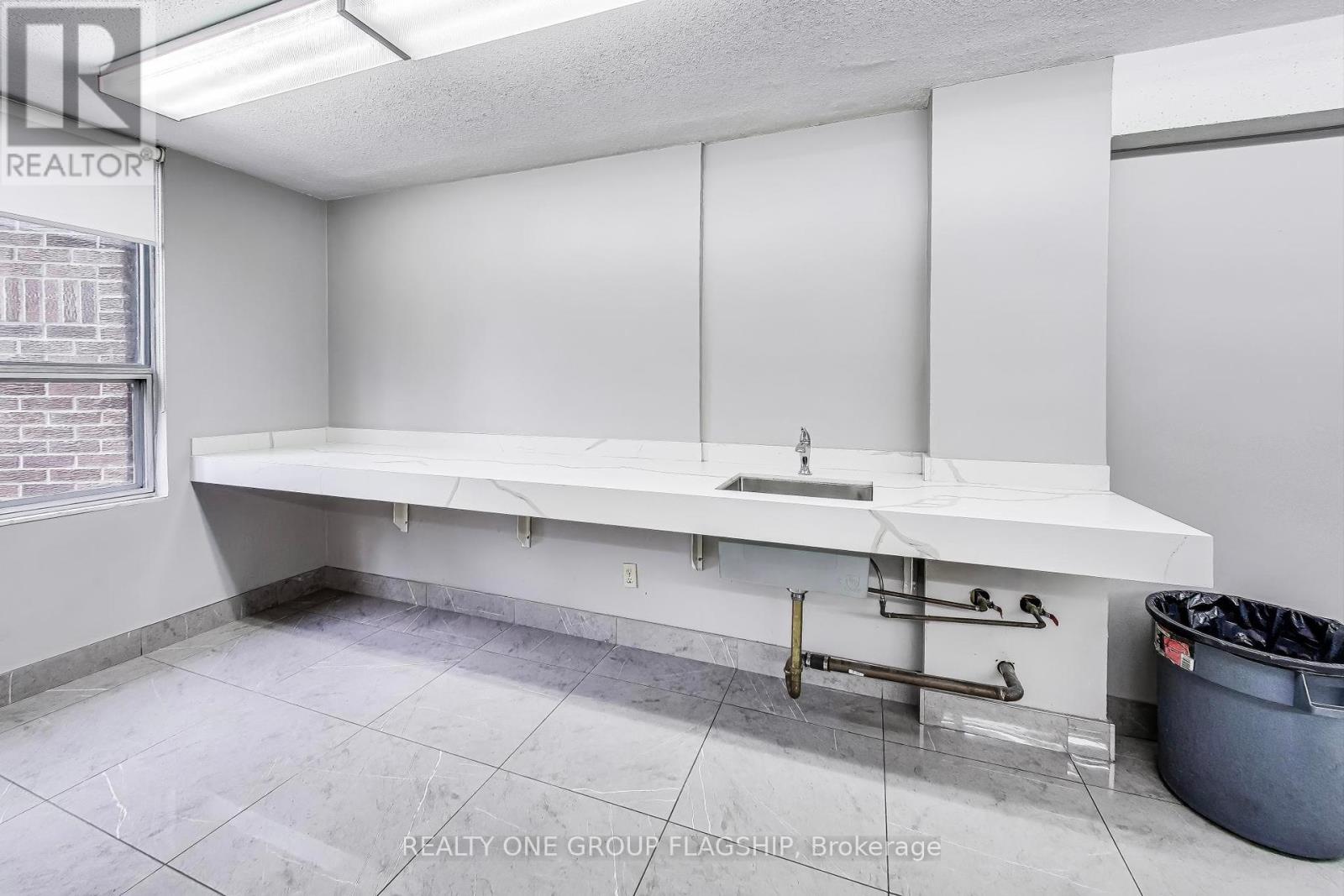 1009 - 10 Edgecliff Golfway, Toronto, Ontario  M3C 3A3 - Photo 32 - C12117623