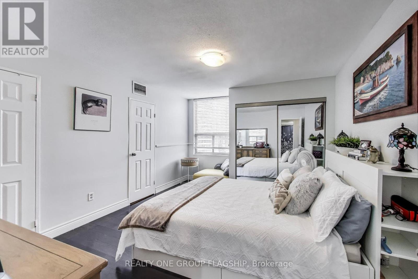 1009 - 10 Edgecliff Golfway, Toronto, Ontario  M3C 3A3 - Photo 16 - C12117623