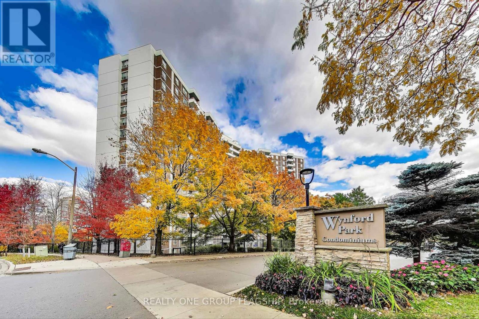 1009 - 10 Edgecliff Golfway, Toronto, Ontario  M3C 3A3 - Photo 2 - C12117623