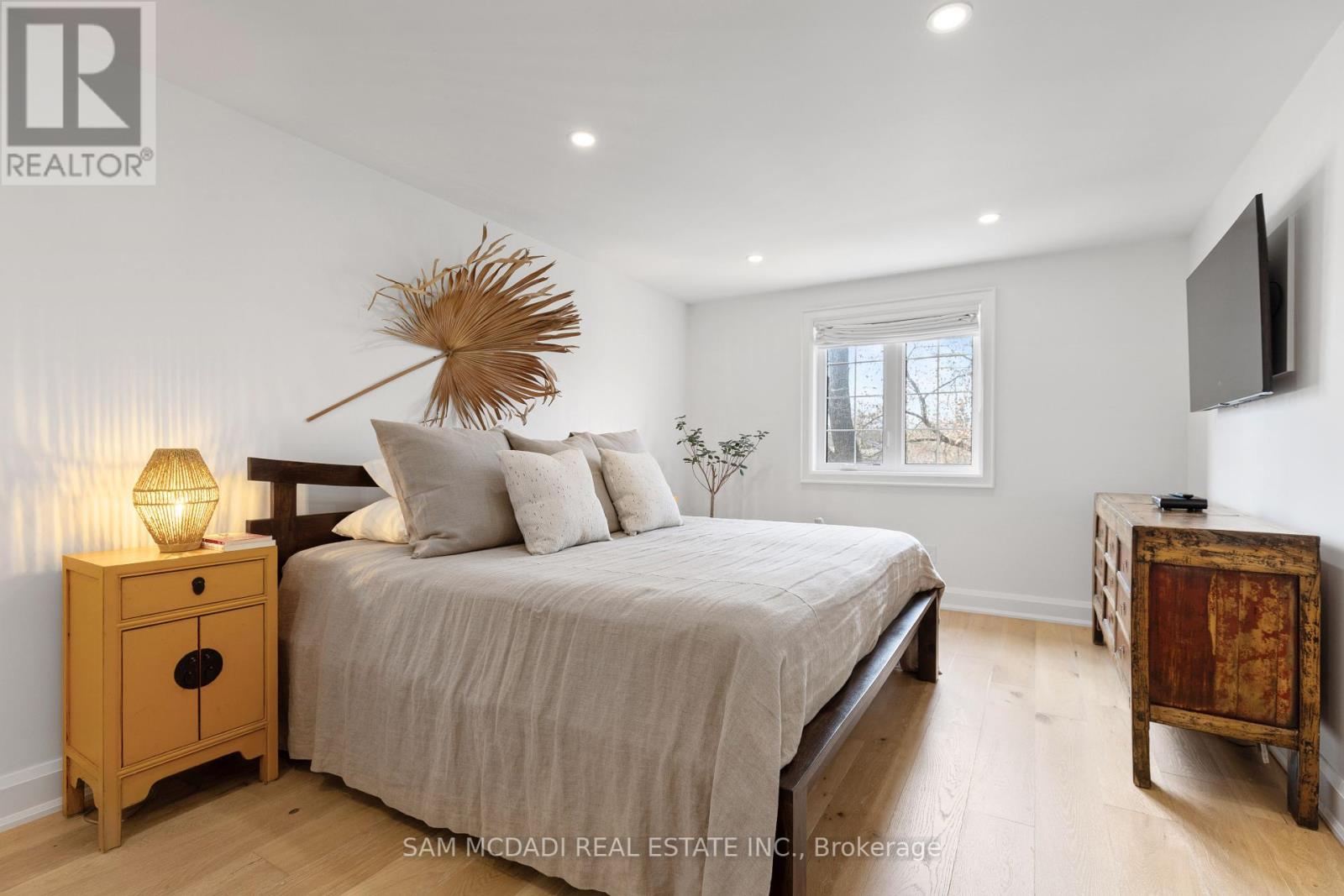 4 Iroquois Avenue, Mississauga, Ontario  L5G 1M6 - Photo 17 - W12117495