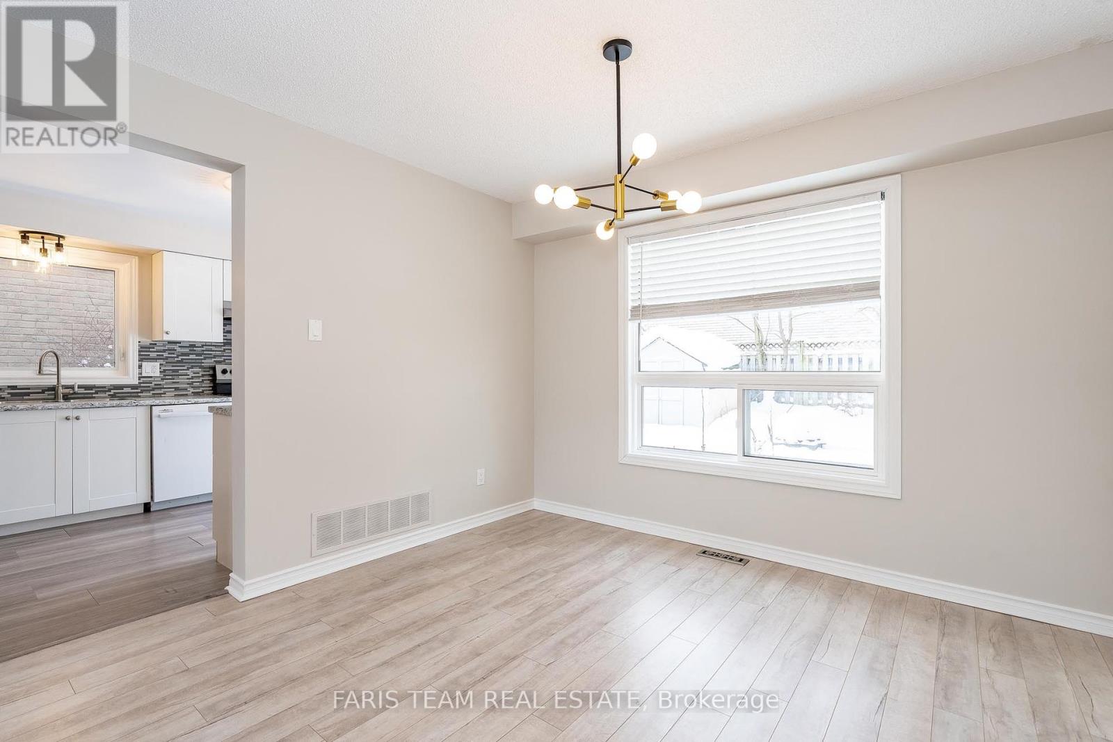 76 Garden Drive, Barrie, Ontario  L4N 5K2 - Photo 8 - S12098519