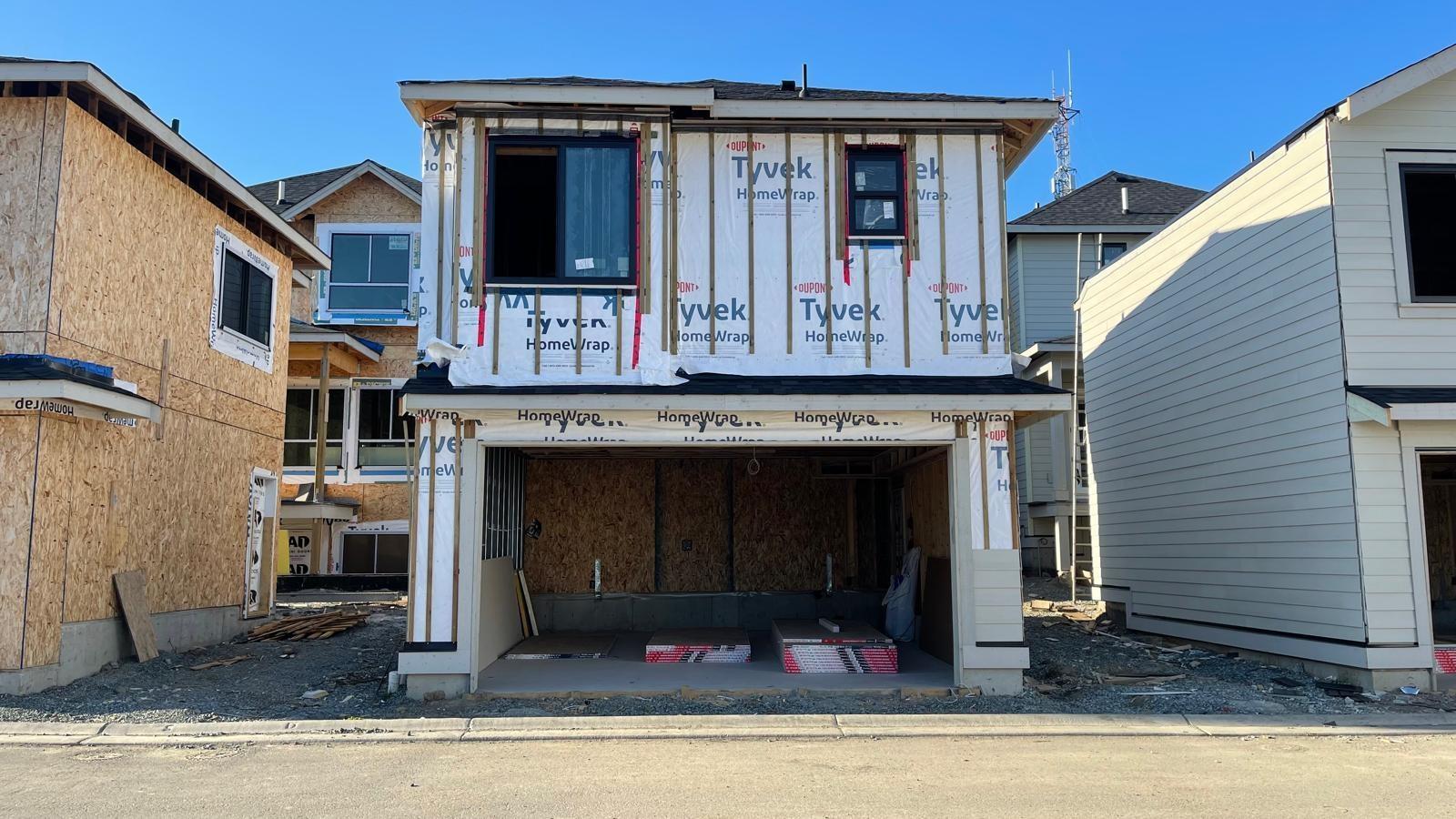 Property at 16714 20 AVENUE image 2