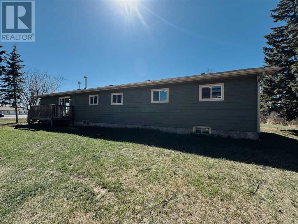 704 Main Avenue W, Sundre, Alberta  T0M 1X0 - Photo 47 - A2215481