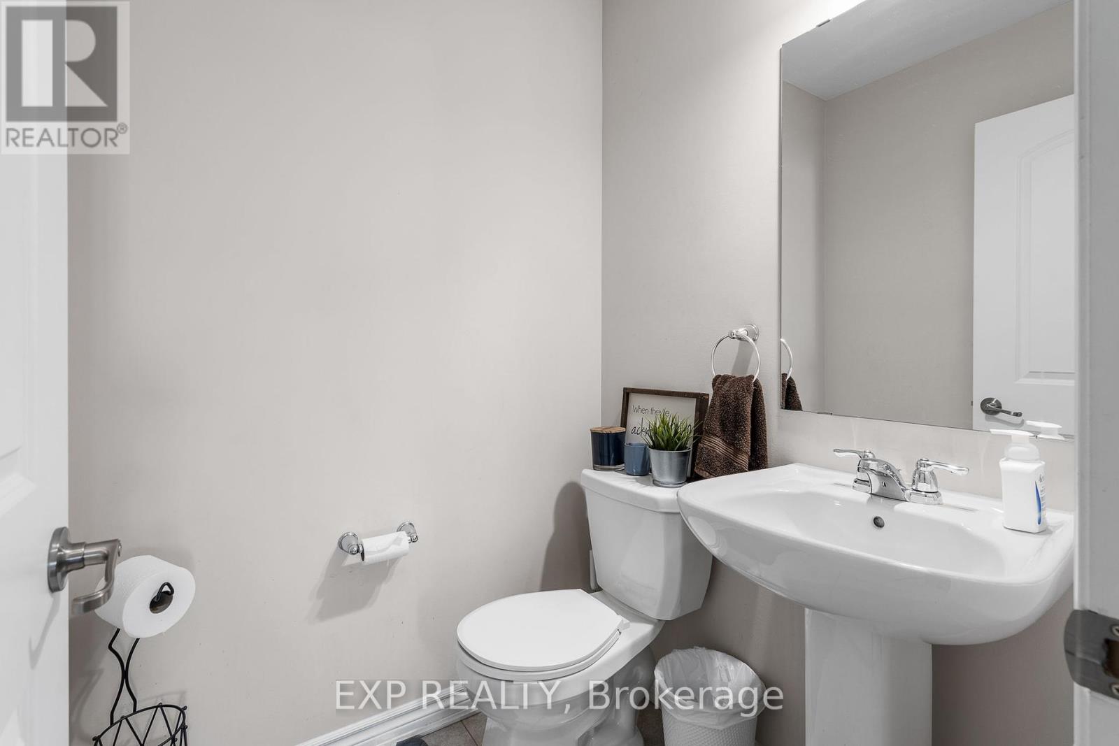 206 Ponderosa Street, Ottawa, Ontario  K2V 0J6 - Photo 10 - X12131407