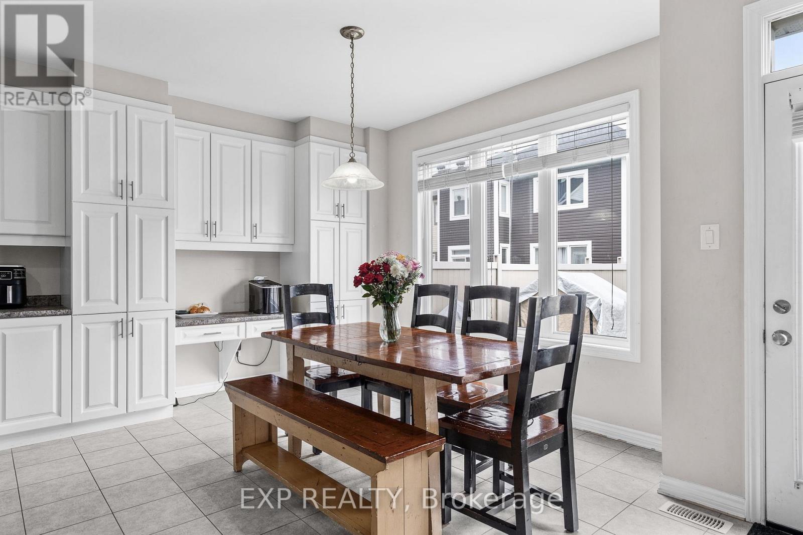 206 Ponderosa Street, Ottawa, Ontario  K2V 0J6 - Photo 7 - X12131407