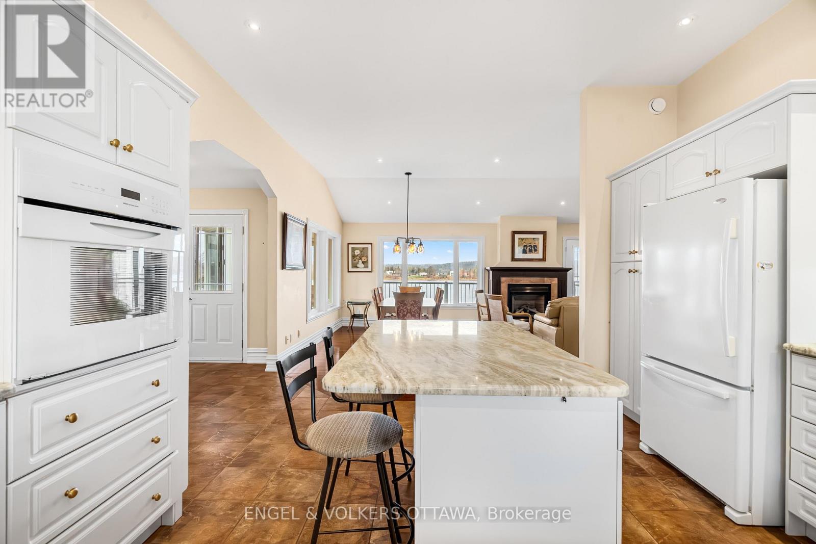 291 Concession Rd 1 Road, Alfred And Plantagenet, Ontario  K0B 1L0 - Photo 13 - X12131476
