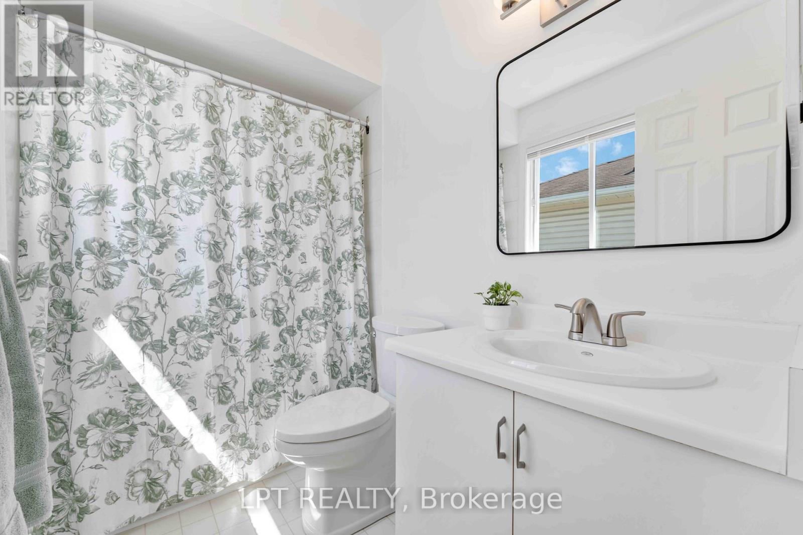 62 Tartan Drive, Ottawa, Ontario  K2J 2V5 - Photo 18 - X12131495