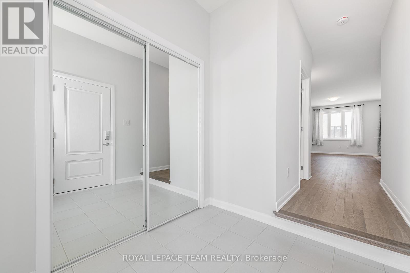 719 Doneraile Walk, Ottawa, Ontario  K2J 7B9 - Photo 6 - X12131507