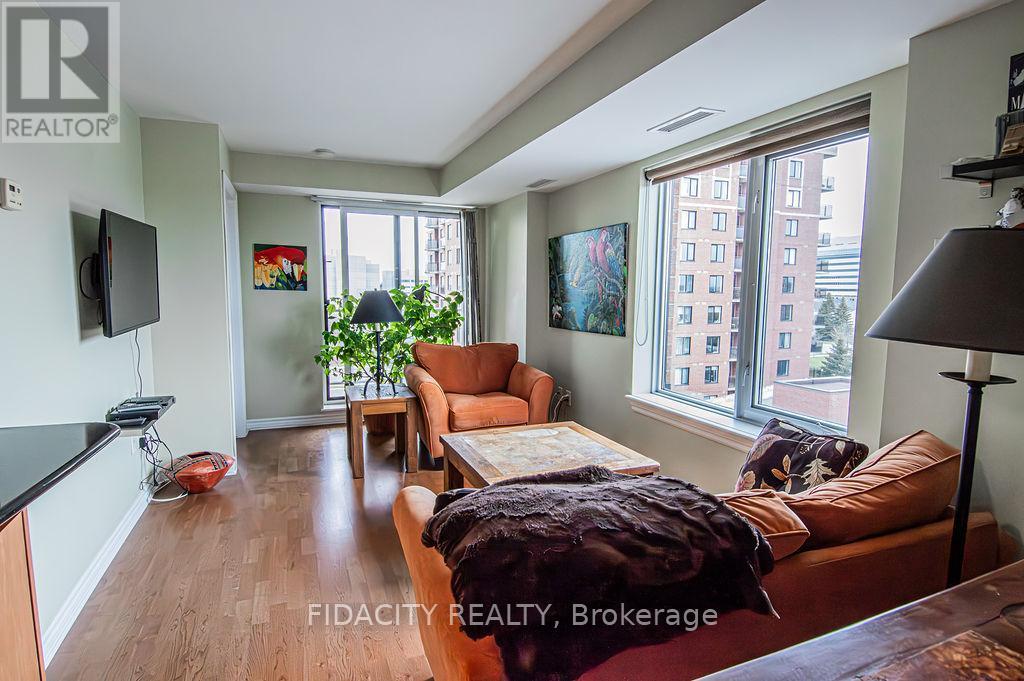 601 - 314 Central Park Drive, Ottawa, Ontario  K2C 0R2 - Photo 5 - X12131529